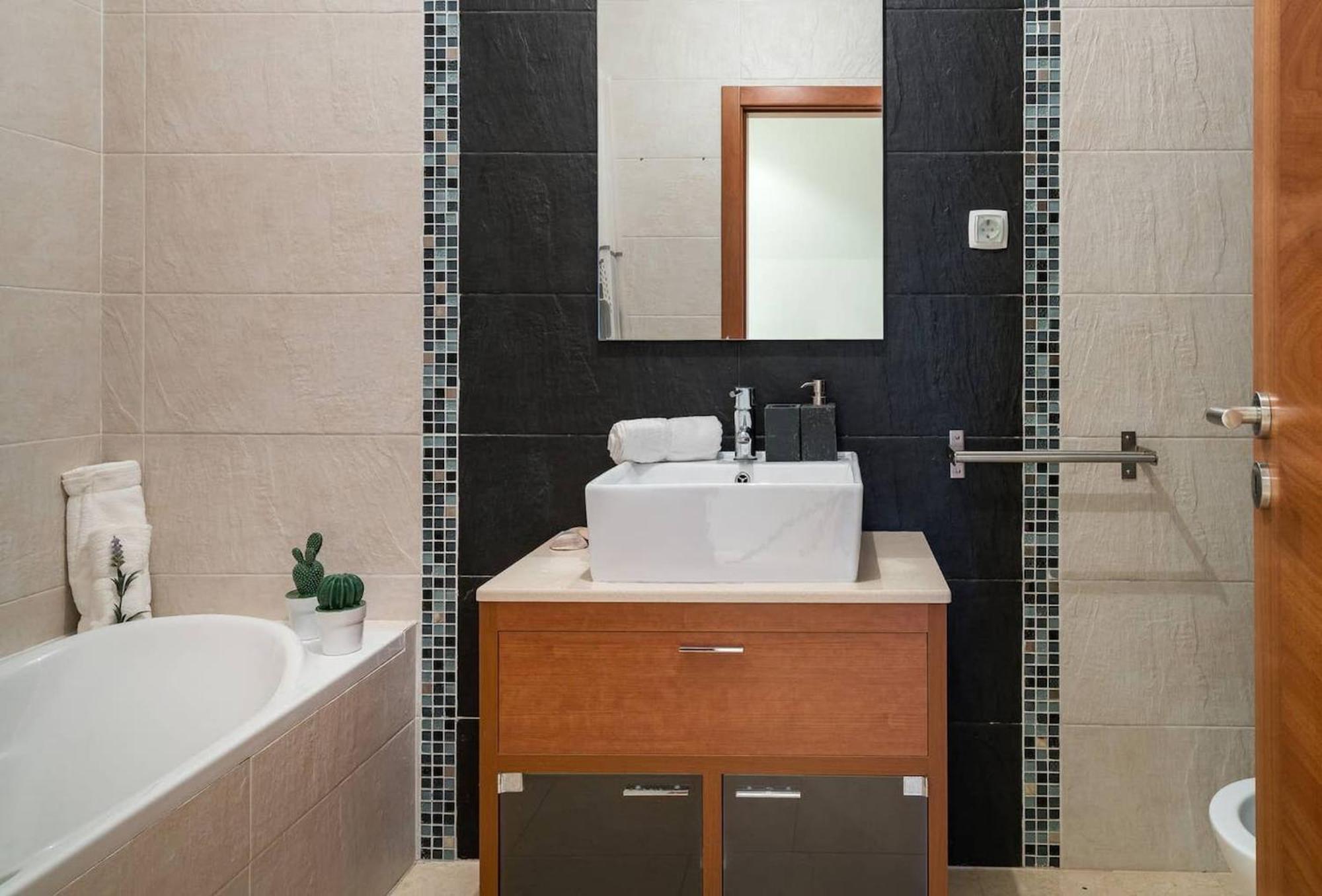 2 Bedroom Relax In Alvor By Innkeeper Esterno foto