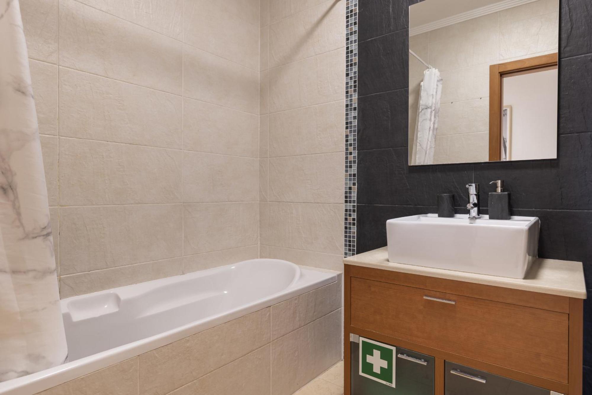 2 Bedroom Relax In Alvor By Innkeeper Esterno foto